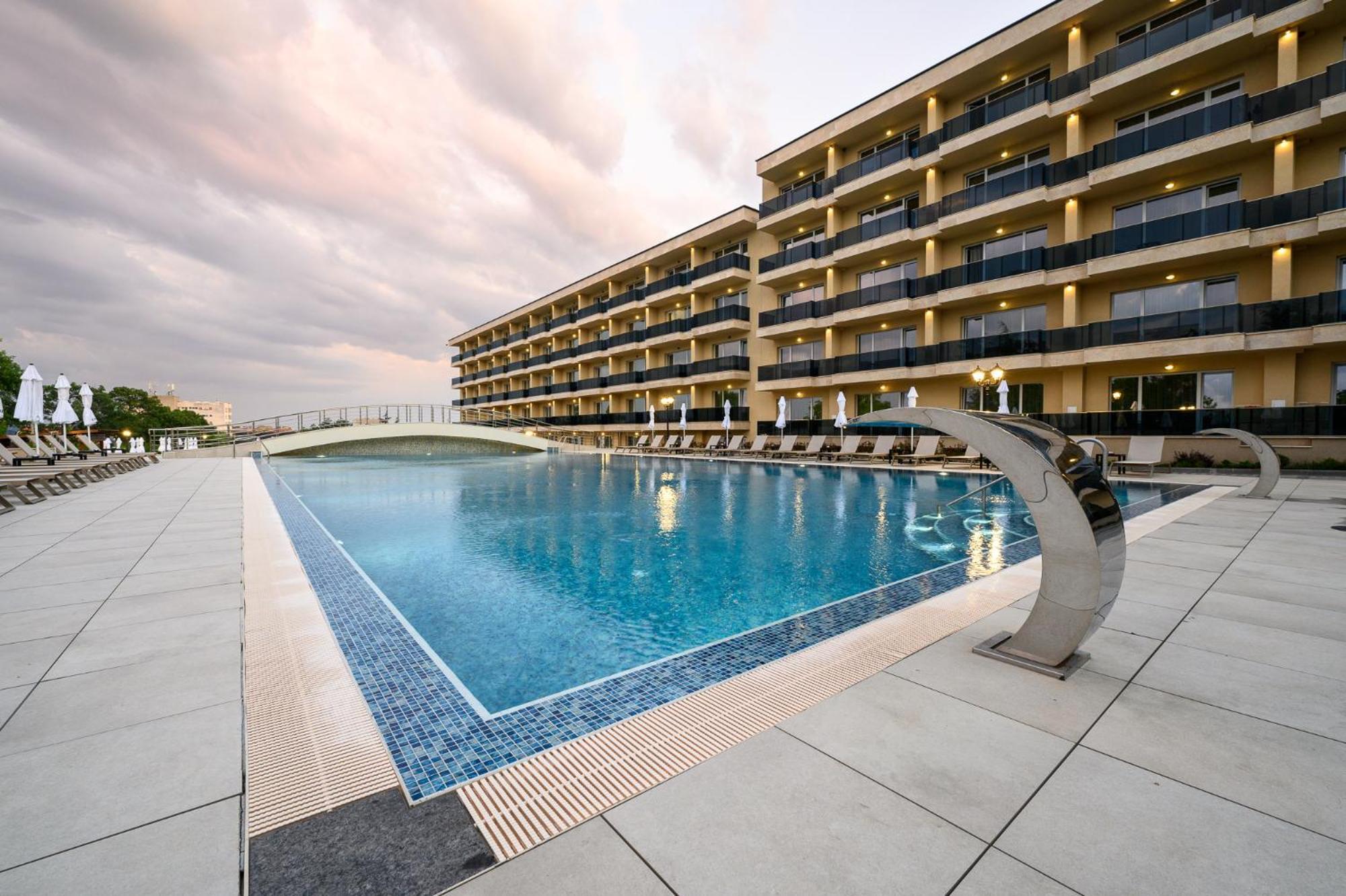 Empire Balneo & Spa Hotel Hisarya Extérieur photo